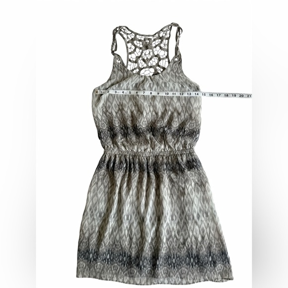 Express Women’s Flowy Dress S White Gray Ombre Ikat Print Boho Crochet Back - Picture 10 of 10